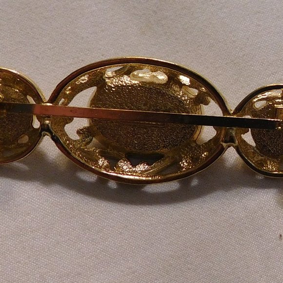 Vintage Richelieu Pearl Gold Tone Brooch - Picture 4 of 5